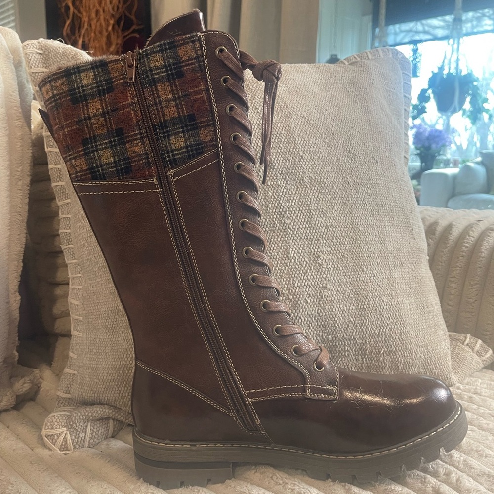 Patrizia Womens Brown Tall Lace Up Boots Plaid Cuff size 9.5 BRAND NEW SIZE 9.5 - Picture 4 of 10